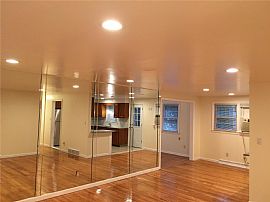 Gorgeous Quality Single Family House at Excellent Location Newl in New Haven, CT (Photo 4 of 9)