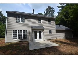 A Great Home with Lots of Storage with Flat Lot in Acworth, GA (Photo 2 of 8)