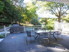 Luxurious 3 Bedroom Home with 2.5 Bathrooms in Binghamton, NY (Photo 7 of 8)