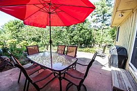 Ranch Home with 4bedrooms, Marble Counters in The Kitchen W/gl in Des Moines, IA (Photo 7 of 7)