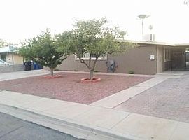 622 N Ash, Mesa, Az 85201 in Mesa, AZ (Photo 2 of 12)