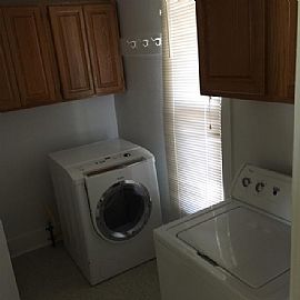 Updated Home in Quiet Neighborhood in Bossier City, LA (Photo 4 of 6)