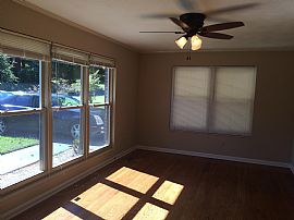 Duplex 2 Bedrooms Apartment Located Off Commonwealth Ave in Waban, MA (Photo 6 of 6)