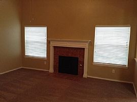 4 Bed, 3.5 Bath in Little Elm, TX (Photo 3 of 8)