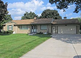 3 Bedroom, 2.5 Bath Brick Ranch with 3 Car Garage in Portage in Portage, MI