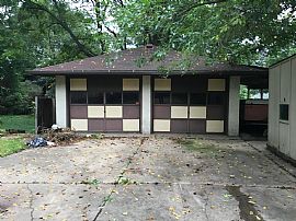 Spacious 3 Bed/2 Bath Single Family Home-Maplewood in Maplewood, MN (Photo 5 of 7)