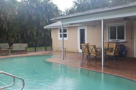 4 Bedroom Single Family Home with Pool in Tequesta in Jupiter, FL (Photo 11 of 12)