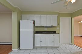 3 Bed, 1832 Sqft, $1,200 in Stamford, CT (Photo 3 of 11)