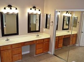 221 E Betsy Ct, Gilbert, Az 85296 in Gilbert, AZ (Photo 8 of 12)