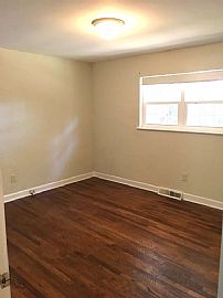 3 Bedroom, 2 Bath Home For Rent Near Bob Jones University  in Greenville, SC (Photo 8 of 10)