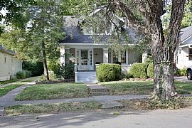  Charming Home in Crescent Hill. This 4 Bedroom, 2 Bath  in Louisville, KY
