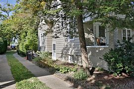  Charming Home in Crescent Hill. This 4 Bedroom, 2 Bath  in Louisville, KY (Photo 2 of 12)