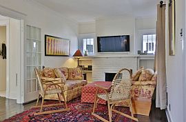  Charming Home in Crescent Hill. This 4 Bedroom, 2 Bath  in Louisville, KY (Photo 3 of 12)