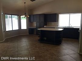 1022 N Maple Ct, Chandler, Az 85226 in Chandler, AZ (Photo 2 of 6)