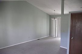 Beautiful 3 Bedroom,2 Baths Home in Colorado Springs in Colorado Springs, CO (Photo 4 of 10)