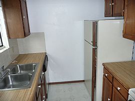 Beautiful 3 Bedroom,2 Baths Home in Colorado Springs in Colorado Springs, CO (Photo 7 of 10)