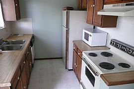 Beautiful 3 Bedroom,2 Baths Home in Colorado Springs in Colorado Springs, CO (Photo 8 of 10)