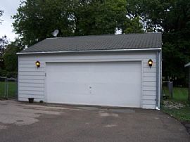 Ideal Location in The Heart of Mchenry Close to Schools, Church in McHenry, IL (Photo 8 of 10)