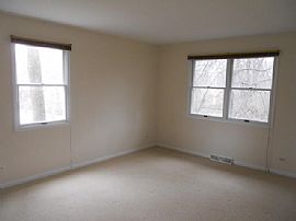 Ideal Location in The Heart of Mchenry Close to Schools, Church in McHenry, IL (Photo 9 of 10)