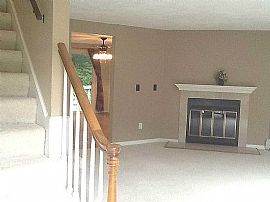 Nice Townhouse Located in Private, Prime Location. Wooded Peace in East Greenwich, RI (Photo 3 of 8)