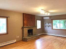 4 Beds 2 Baths Near West Side Home in Madison, WI (Photo 4 of 9)