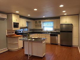 4 Beds 2 Baths Near West Side Home in Madison, WI (Photo 5 of 9)