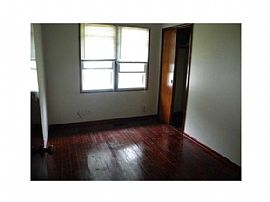 Adorable House in Lawrence, IN (Photo 7 of 9)