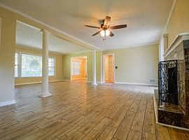 Beautiful Remodeled in 2016 Ranch Style House in Columbia, SC (Photo 4 of 10)