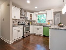 4 Bedrooms, 2 Bathrooms Absolutely Beautiful and Bright Spaciou in East Point, GA (Photo 6 of 7)