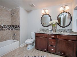 4 Bedrooms, 2 Bathrooms Absolutely Beautiful and Bright Spaciou in East Point, GA (Photo 7 of 7)