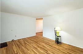 This Move in Ready Ranch Has Great Curb Appeal!  in Maryland Heights, MO (Photo 4 of 8)