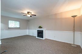 This Move in Ready Ranch Has Great Curb Appeal!  in Maryland Heights, MO (Photo 6 of 8)