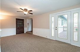 This Move in Ready Ranch Has Great Curb Appeal!  in Maryland Heights, MO (Photo 7 of 8)