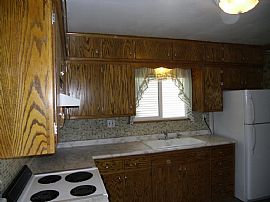 Cozy 2 Bedroom 1 Bath House in Waukesha, WI (Photo 4 of 9)