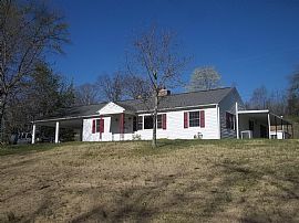 Very Well Maintained Classic Rancher in Berkeley Springs, WV