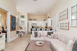 3 Beds 2.5 Baths 1,383 Sqft in San Diego, CA (Photo 4 of 12)