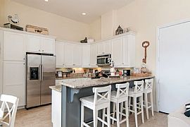 3 Beds 2.5 Baths 1,383 Sqft in San Diego, CA (Photo 7 of 12)