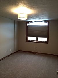 This Is Single Family Home Has 3 Bedrooms and 2.5 Bathrooms. in Sioux Falls, SD (Photo 6 of 9)
