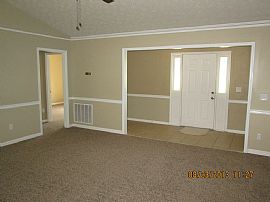 Beautiful 3br,2ba Brick Home in a Great North Columbus Location in Columbus, GA (Photo 3 of 8)