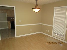 Beautiful 3br,2ba Brick Home in a Great North Columbus Location in Columbus, GA (Photo 4 of 8)