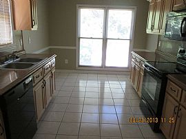 Beautiful 3br,2ba Brick Home in a Great North Columbus Location in Columbus, GA (Photo 5 of 8)