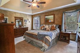 4 Bed, 2.5 Bath, 2688 Sqft, $1,545 in Aurora, IL (Photo 8 of 12)