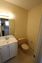 3 Bed, 2.5 Bath, 1128 Sqft, $1,200 in Boynton Beach, FL (Photo 10 of 12)