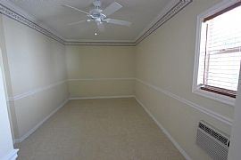 3 Bed, 2.5 Bath, 1128 Sqft, $1,200 in Boynton Beach, FL (Photo 11 of 12)