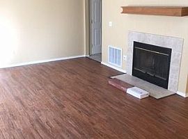 Large 3 Or 4 Bedroom 1 1/2 Bath with Finished Basement and 2 Ca in Beckley, WV (Photo 3 of 8)