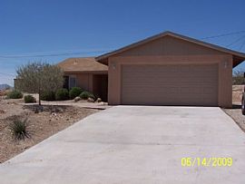 Vaulted Ceilings, 2 Tone Paint, Newer Appliances in Lake Havasu City, AZ