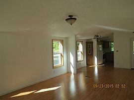 Nearby Hannaford Grocery Store, Family Dollar, and More in Saraland, AL (Photo 5 of 9)