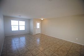 4 Bedroom House in Mesa, AZ (Photo 3 of 8)
