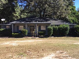 Quiet Neighborhood in West Mobile in Mobile, AL