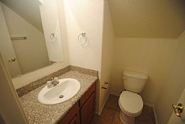 Lovely 5 Bedroom Home  in Stamford, CT (Photo 6 of 6)